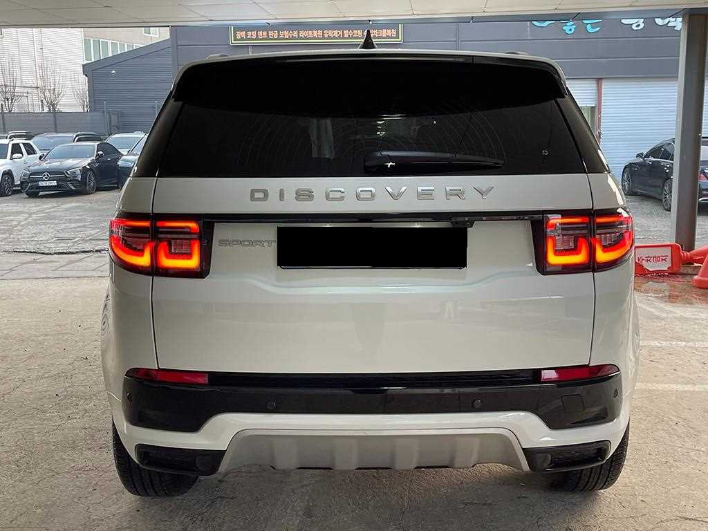 Land Rover Discovery Sport — photo 04