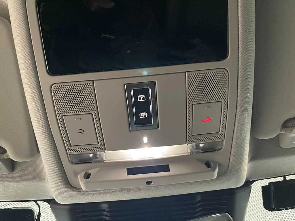 Land Rover Discovery Sport — photo 14