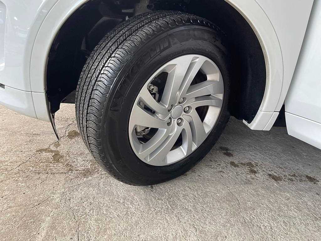 Land Rover Discovery Sport — photo 20