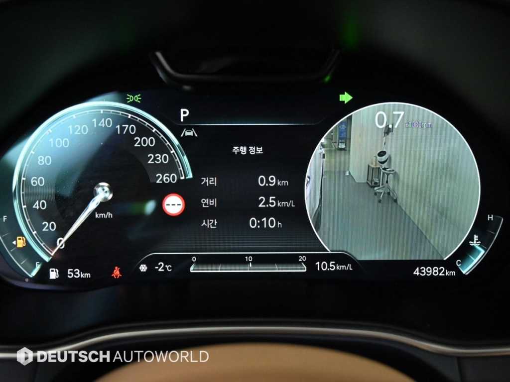 Genesis GV80 — photo 08