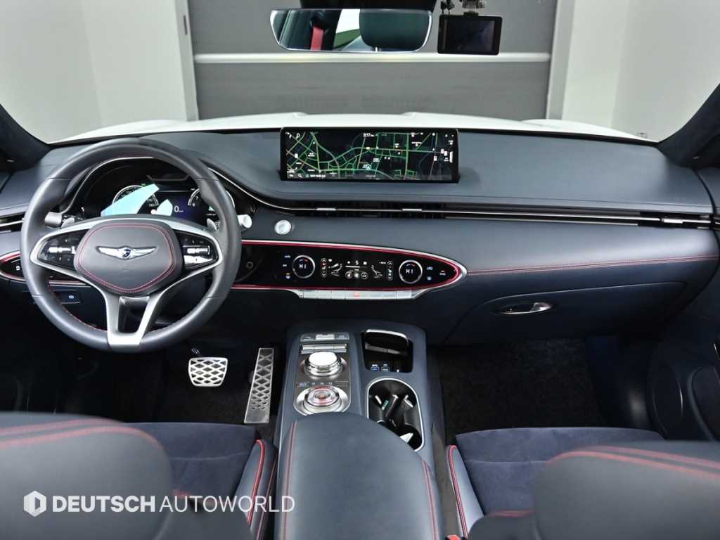 Genesis GV70 — photo 07