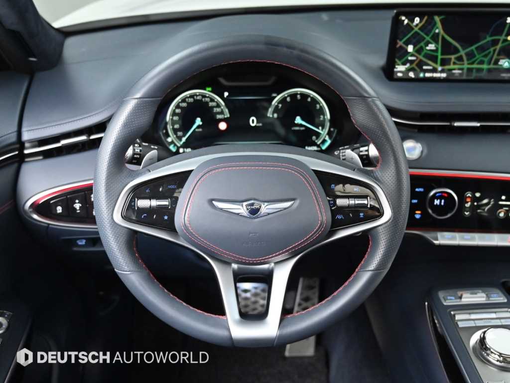 Genesis GV70 — photo 13