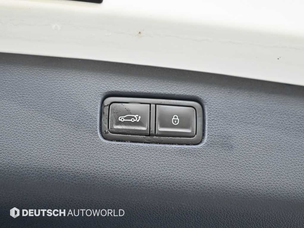Genesis GV70 — photo 20