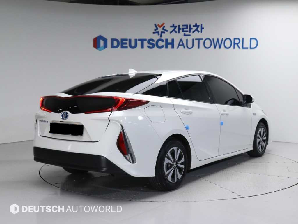 Toyota Prius — photo 02