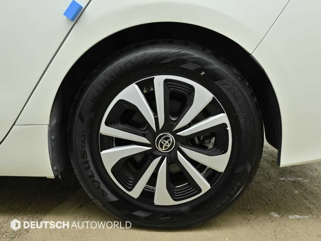 Toyota Prius — photo 05