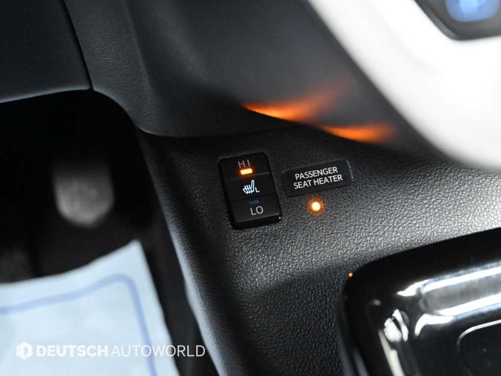 Toyota Prius — photo 17