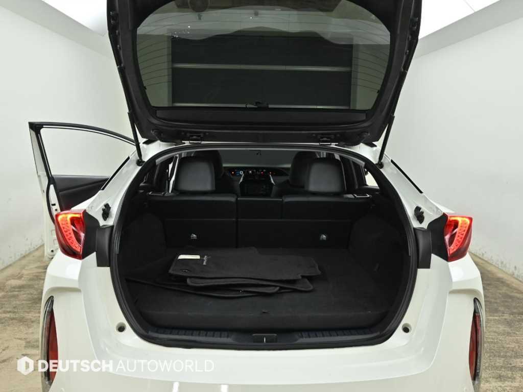 Toyota Prius — photo 20