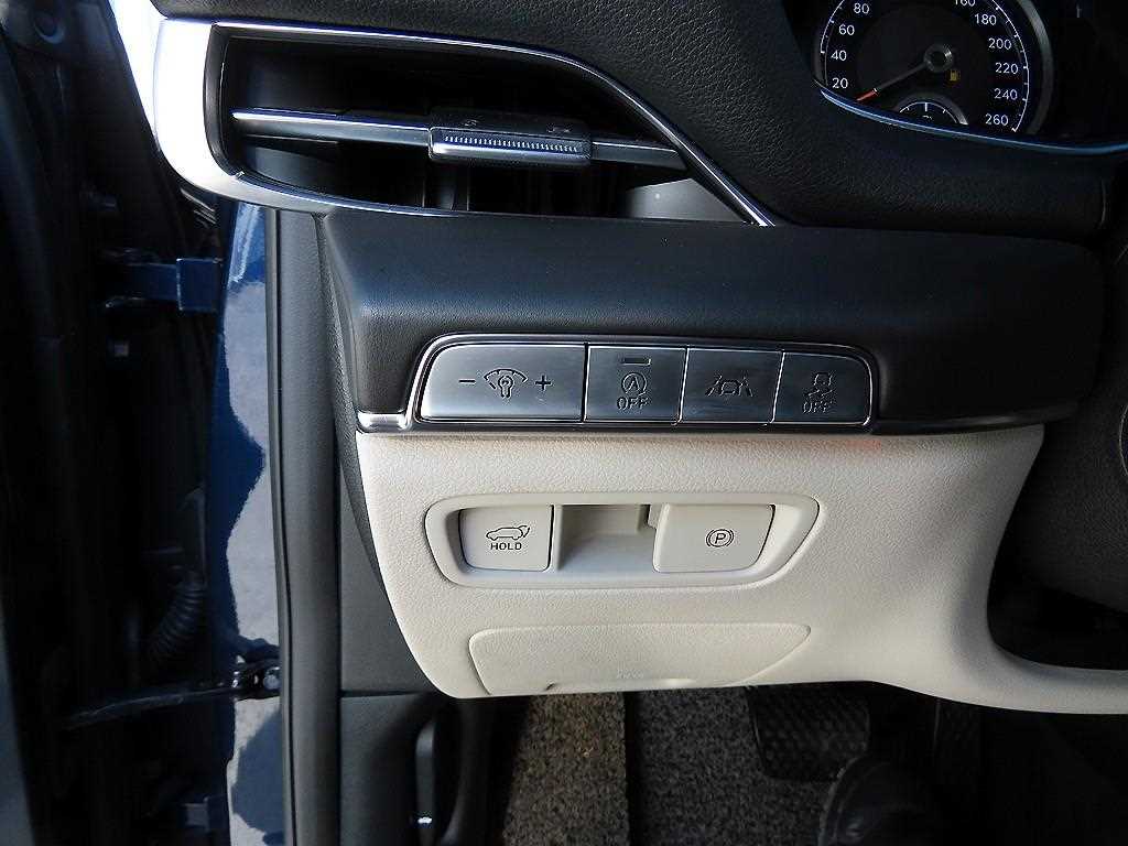 Genesis GV80 — photo 12