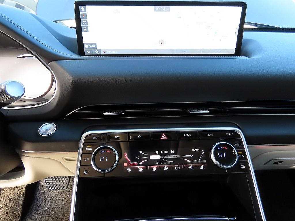 Genesis GV80 — photo 13