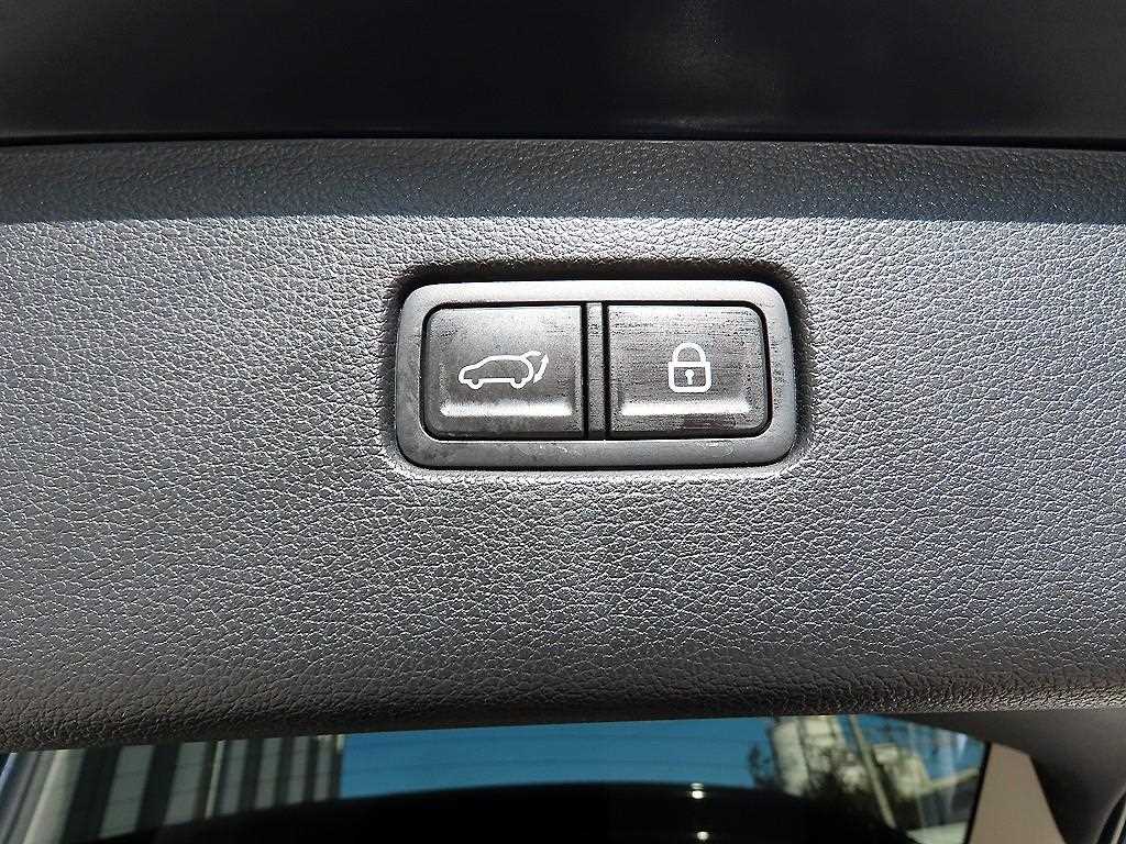 Genesis GV80 — photo 18