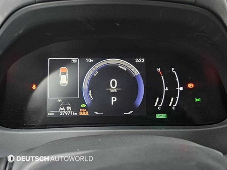 Lexus UX — photo 08