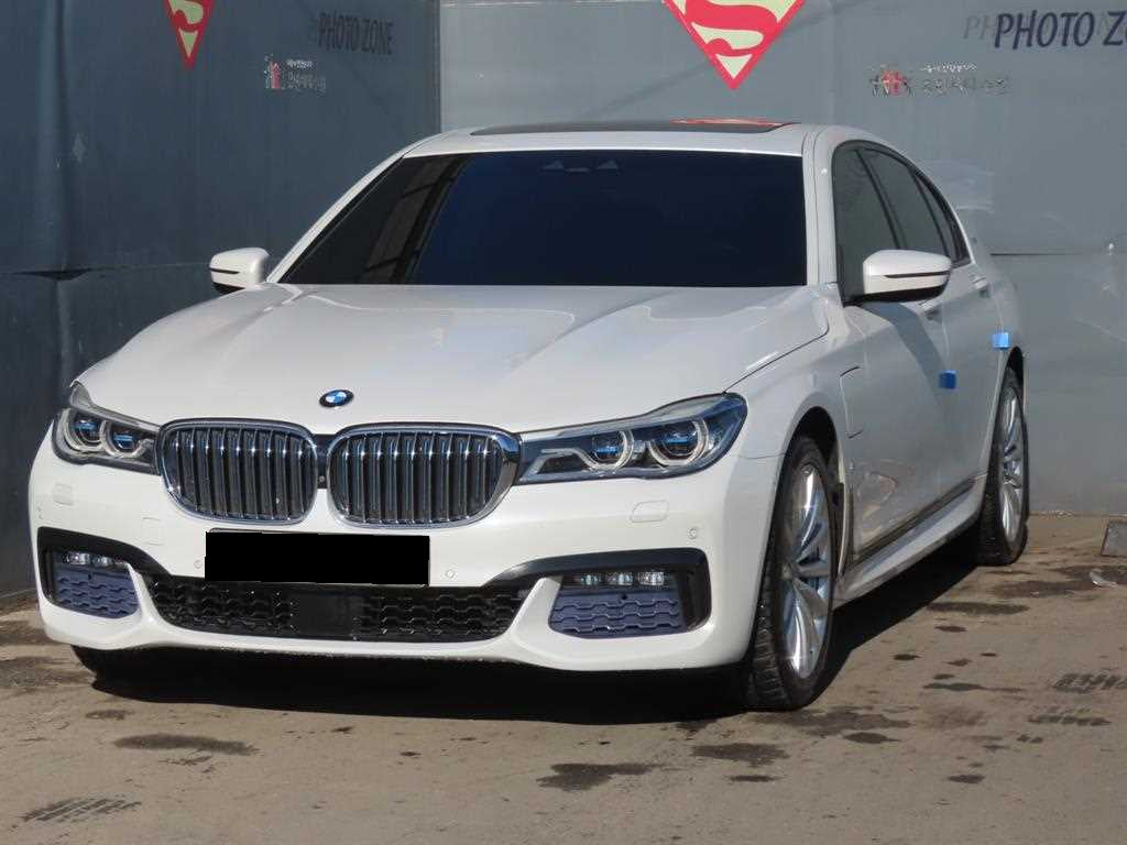 BMW 7-Series — photo 01