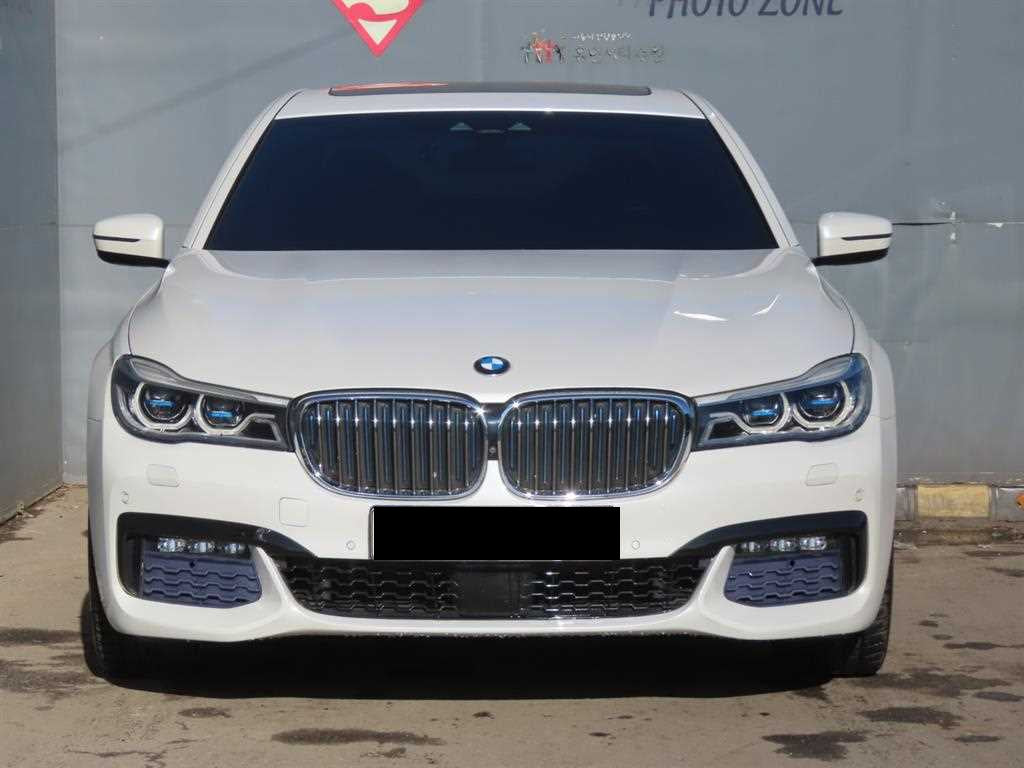 BMW 7-Series — photo 02