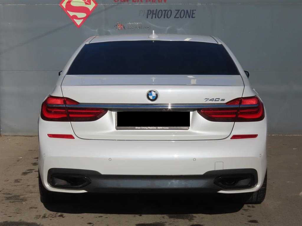 BMW 7-Series — photo 04