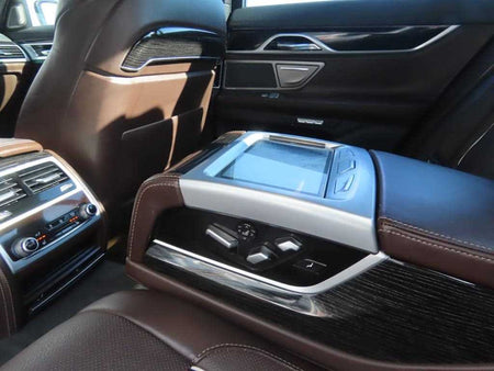 BMW 7-Series — photo 11