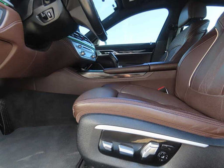 BMW 7-Series — photo 12