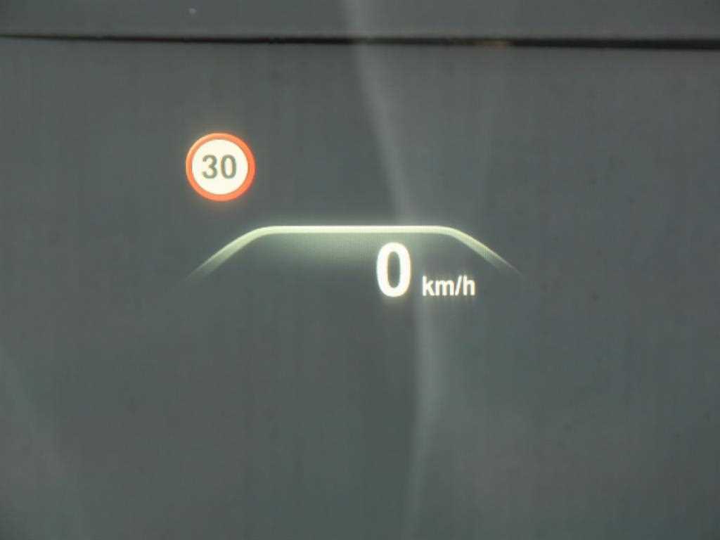 BMW 7-Series — photo 17