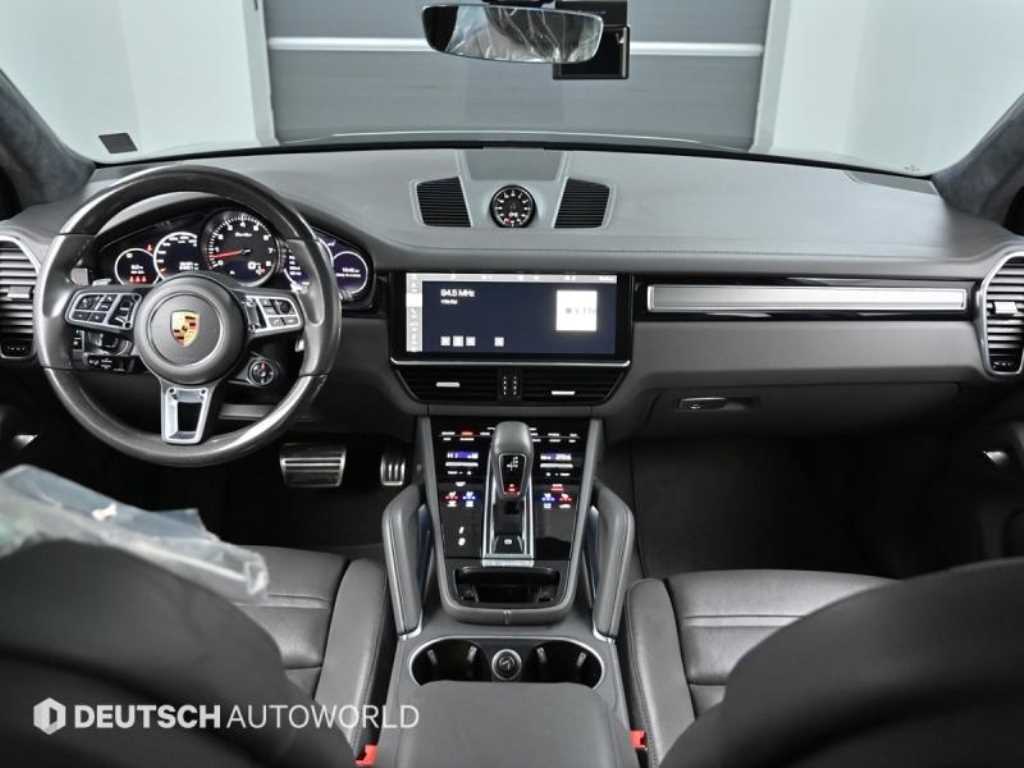 Porsche Cayenne — photo 07