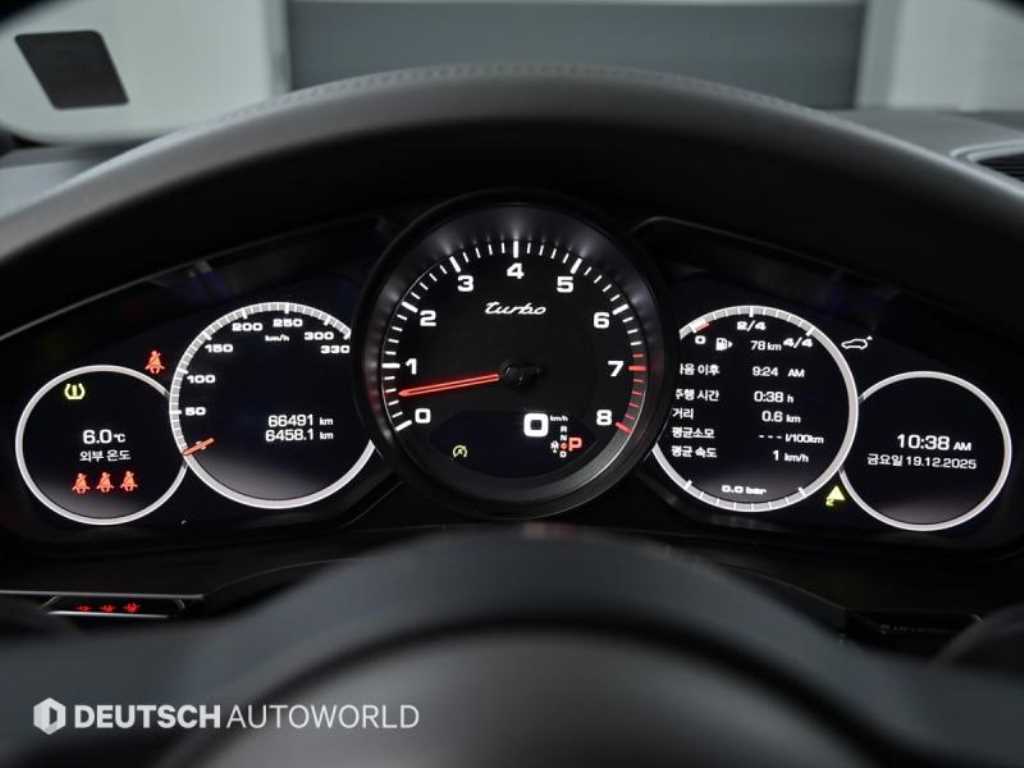 Porsche Cayenne — photo 08