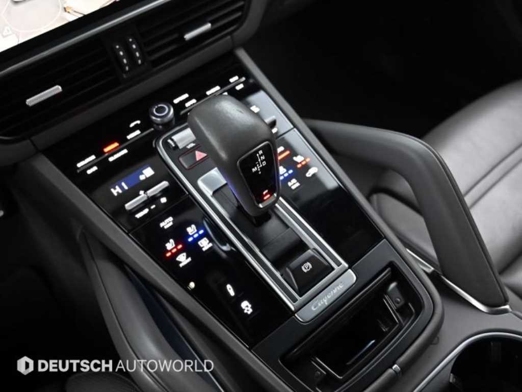 Porsche Cayenne — photo 09