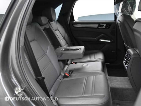 Porsche Cayenne — photo 12