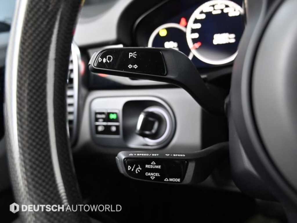 Porsche Cayenne — photo 17