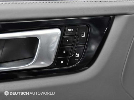 Porsche Cayenne — photo 18