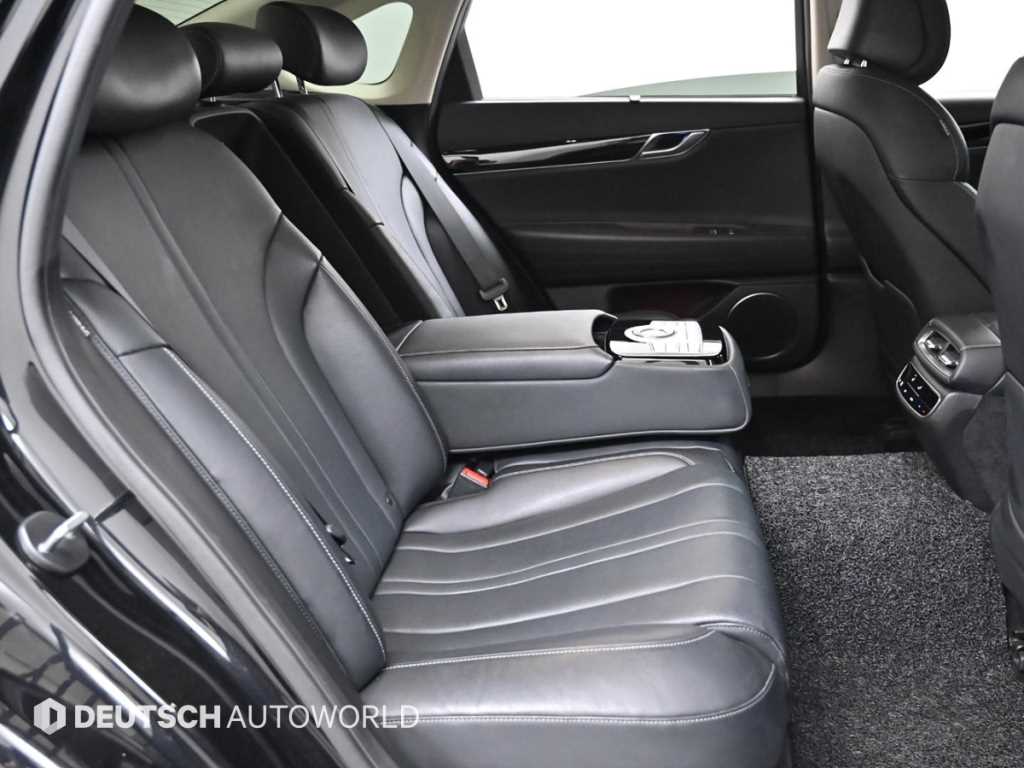 Genesis G80 — photo 12