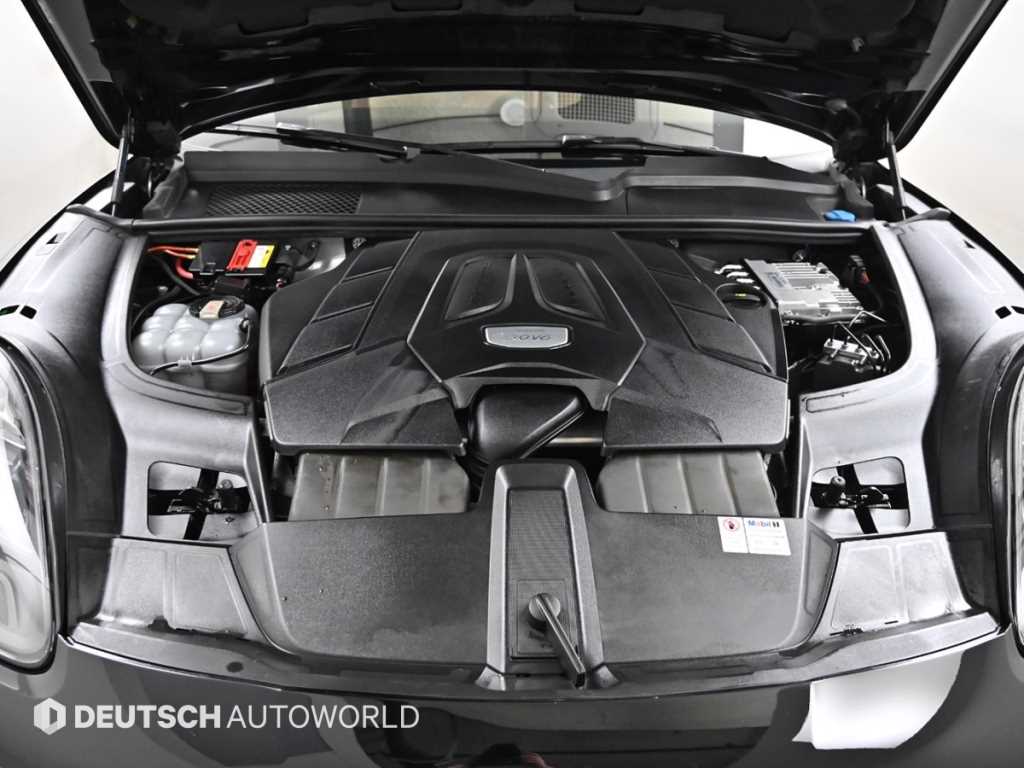 Porsche Cayenne — photo 06