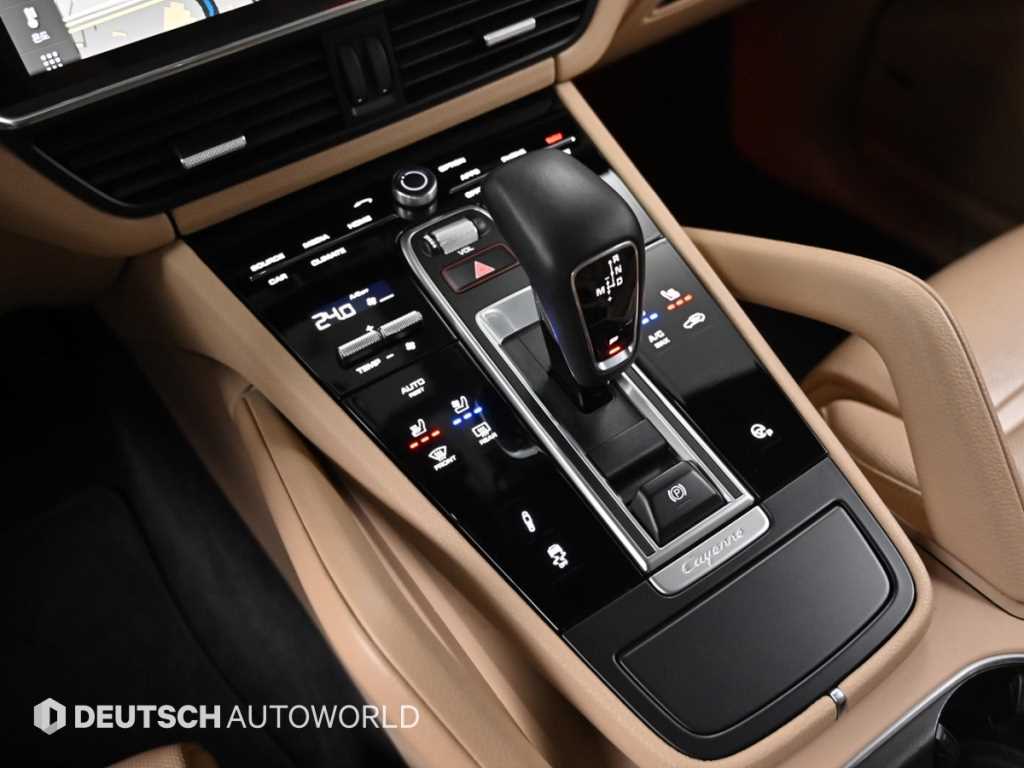 Porsche Cayenne — photo 09