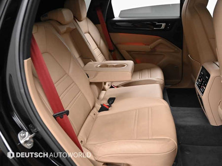 Porsche Cayenne — photo 12
