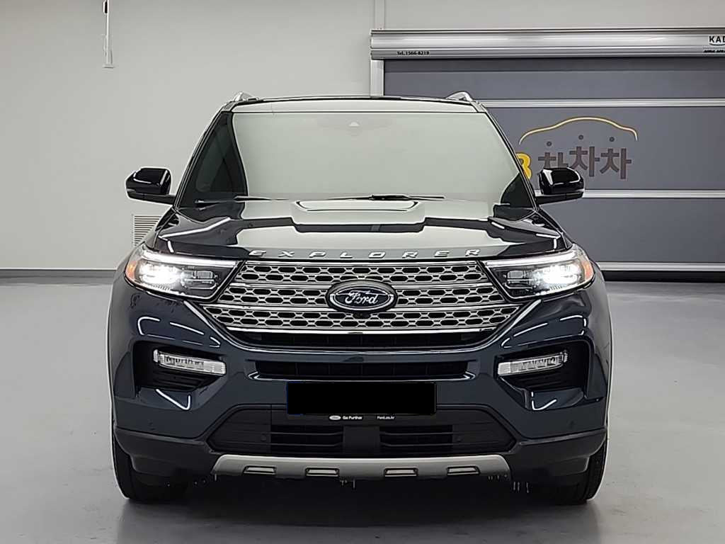 Ford Explorer — photo 01