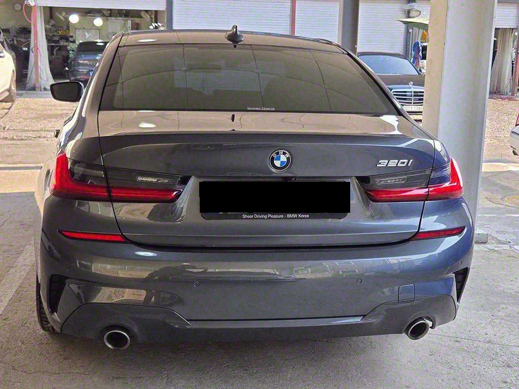 BMW 3-Series — photo 04