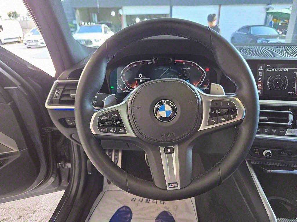 BMW 3-Series — photo 07