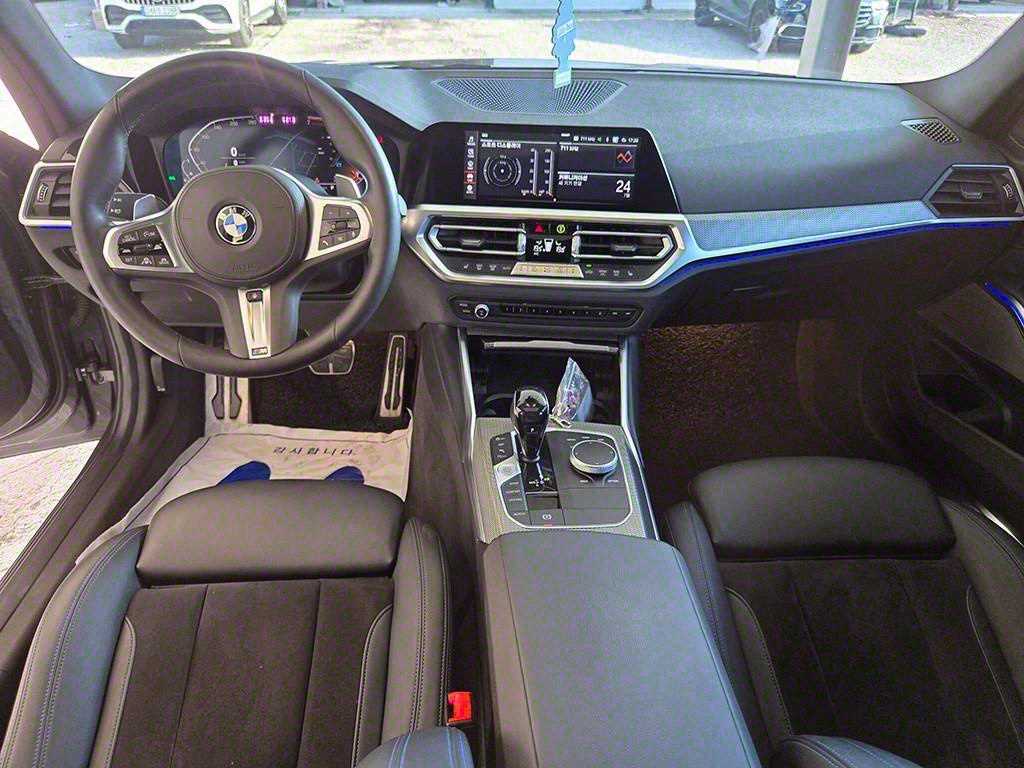 BMW 3-Series — photo 09