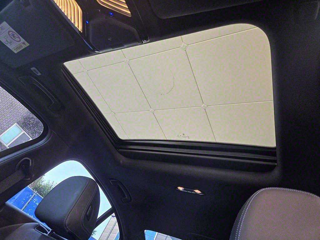 BMW 3-Series — photo 14