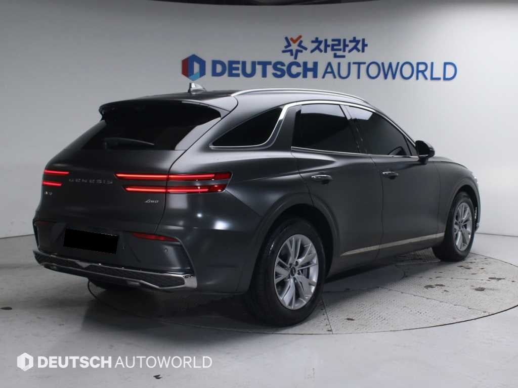 Genesis GV70 — photo 02