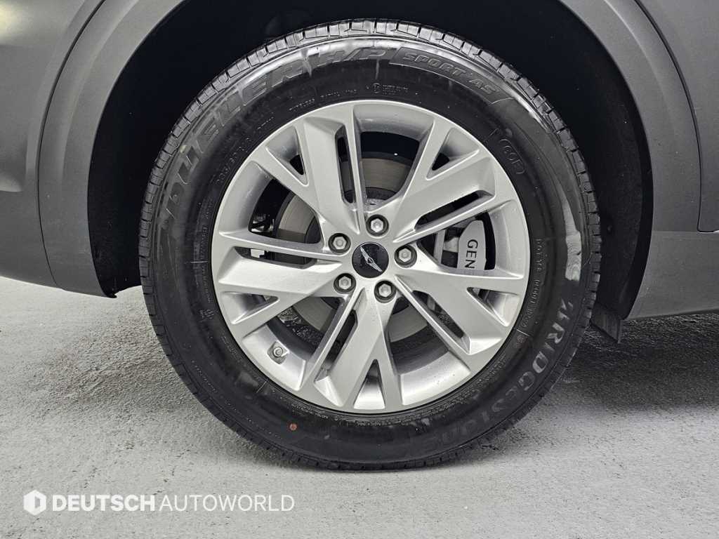 Genesis GV70 — photo 05