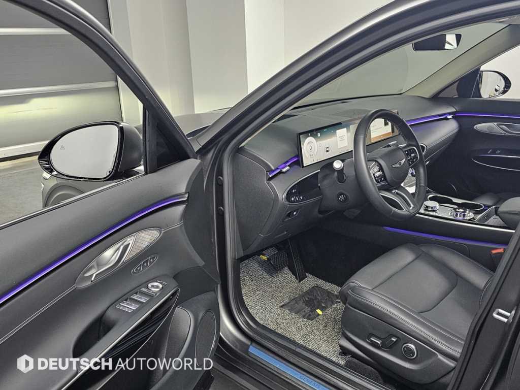 Genesis GV70 — photo 11