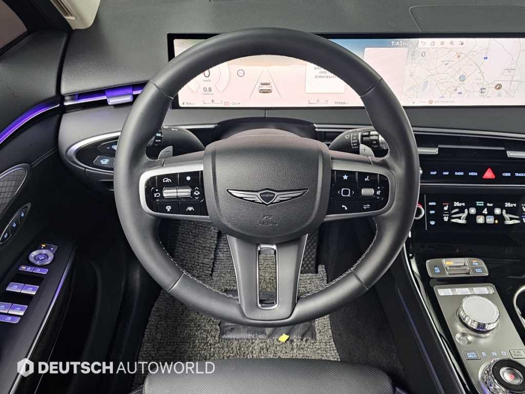 Genesis GV70 — photo 13