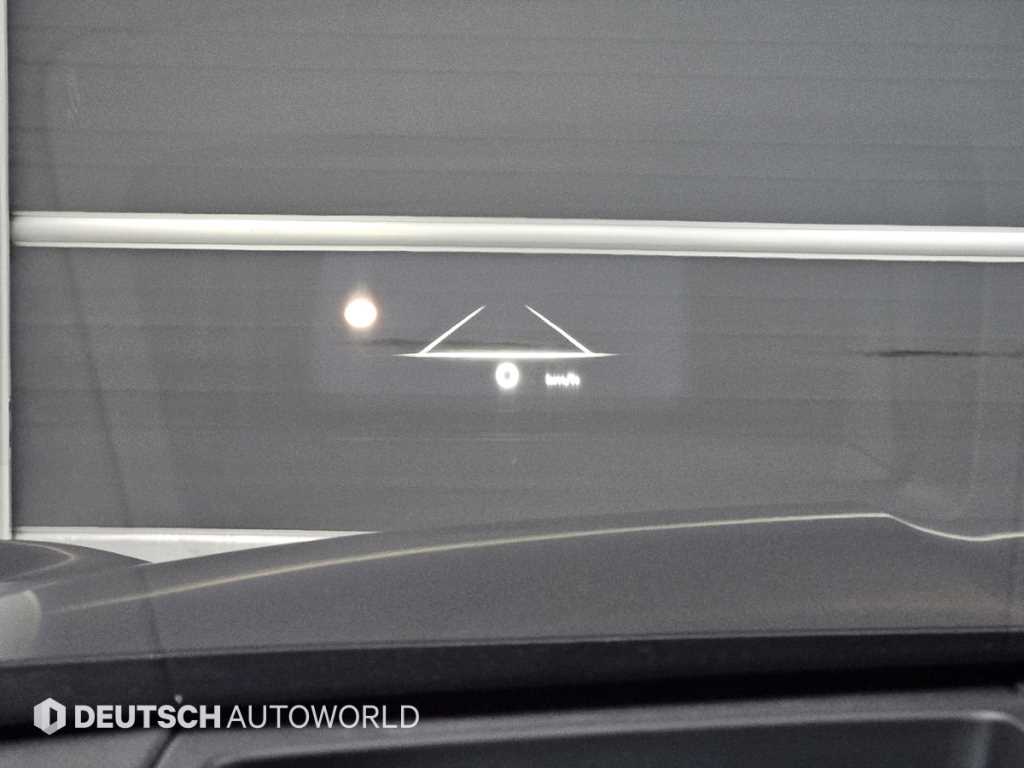 Genesis GV70 — photo 18