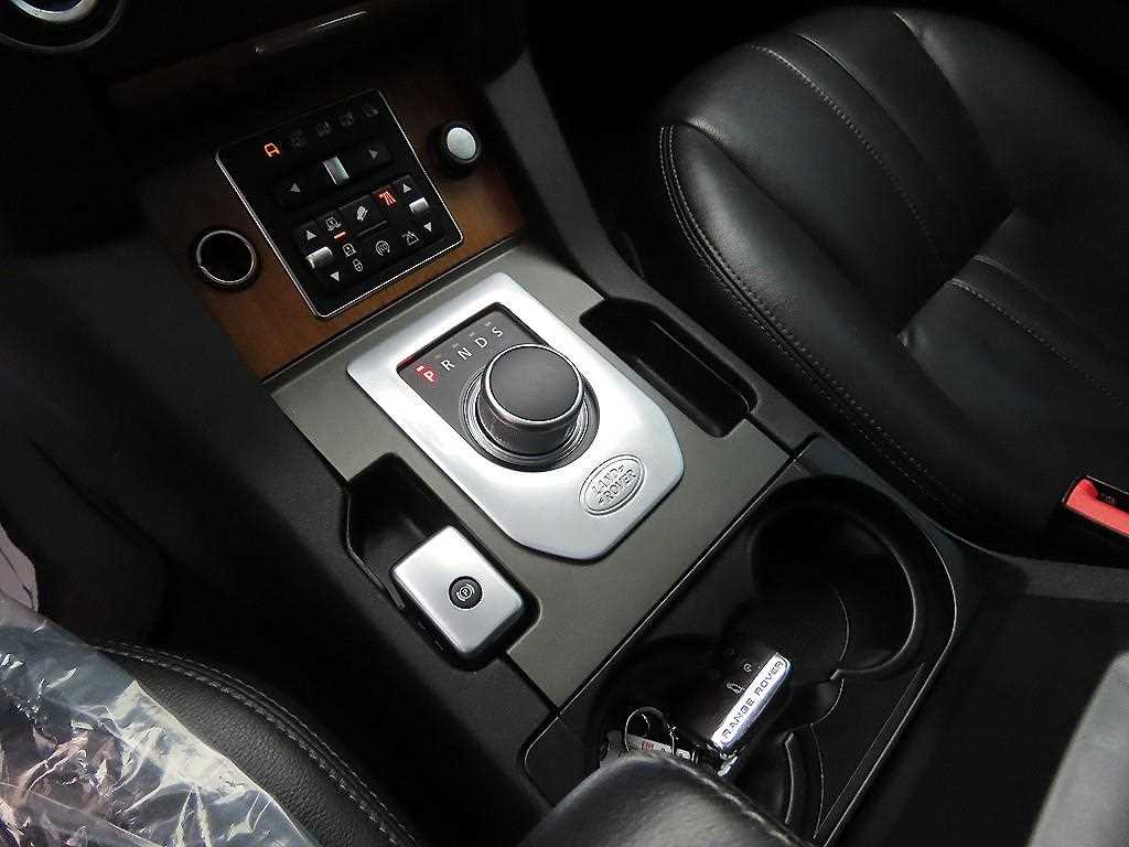 Land Rover Discovery — photo 10