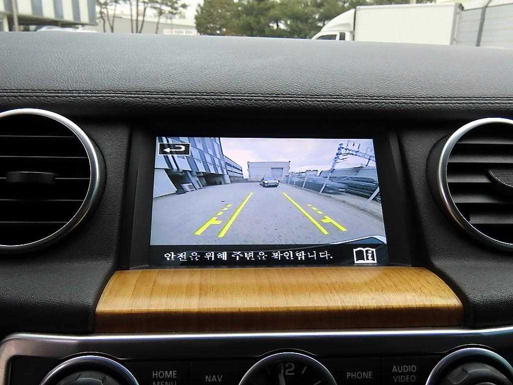 Land Rover Discovery — photo 14
