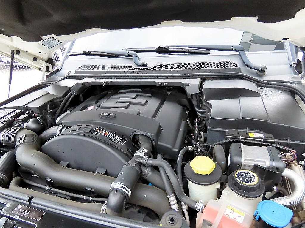 Land Rover Discovery — photo 19