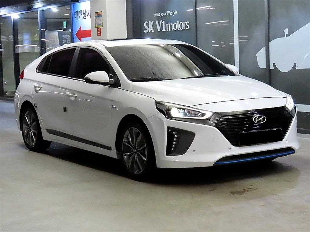 Hyundai Ioniq — photo 01