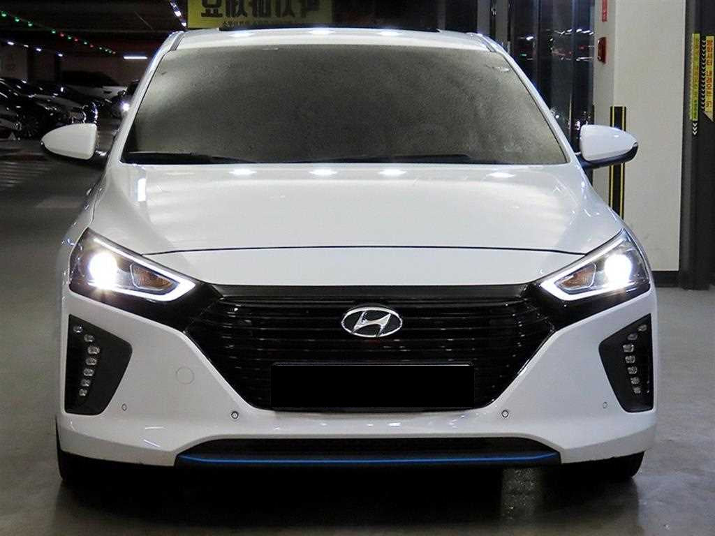 Hyundai Ioniq — photo 02