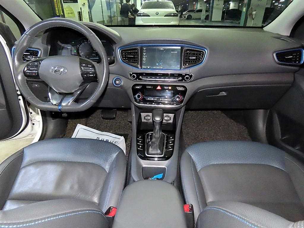 Hyundai Ioniq — photo 10