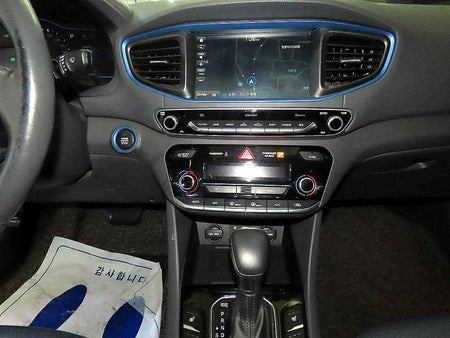 Hyundai Ioniq — photo 11