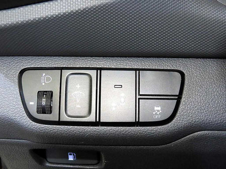Hyundai Ioniq — photo 14