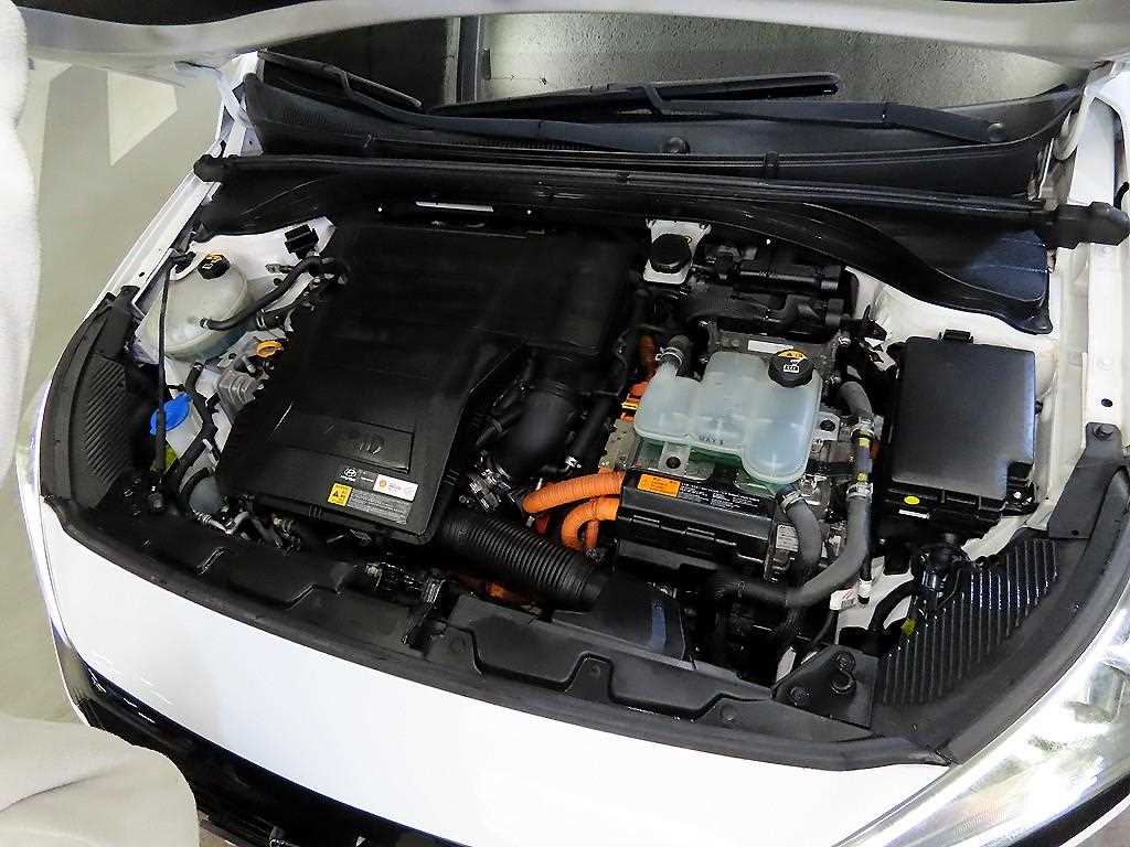 Hyundai Ioniq — photo 19